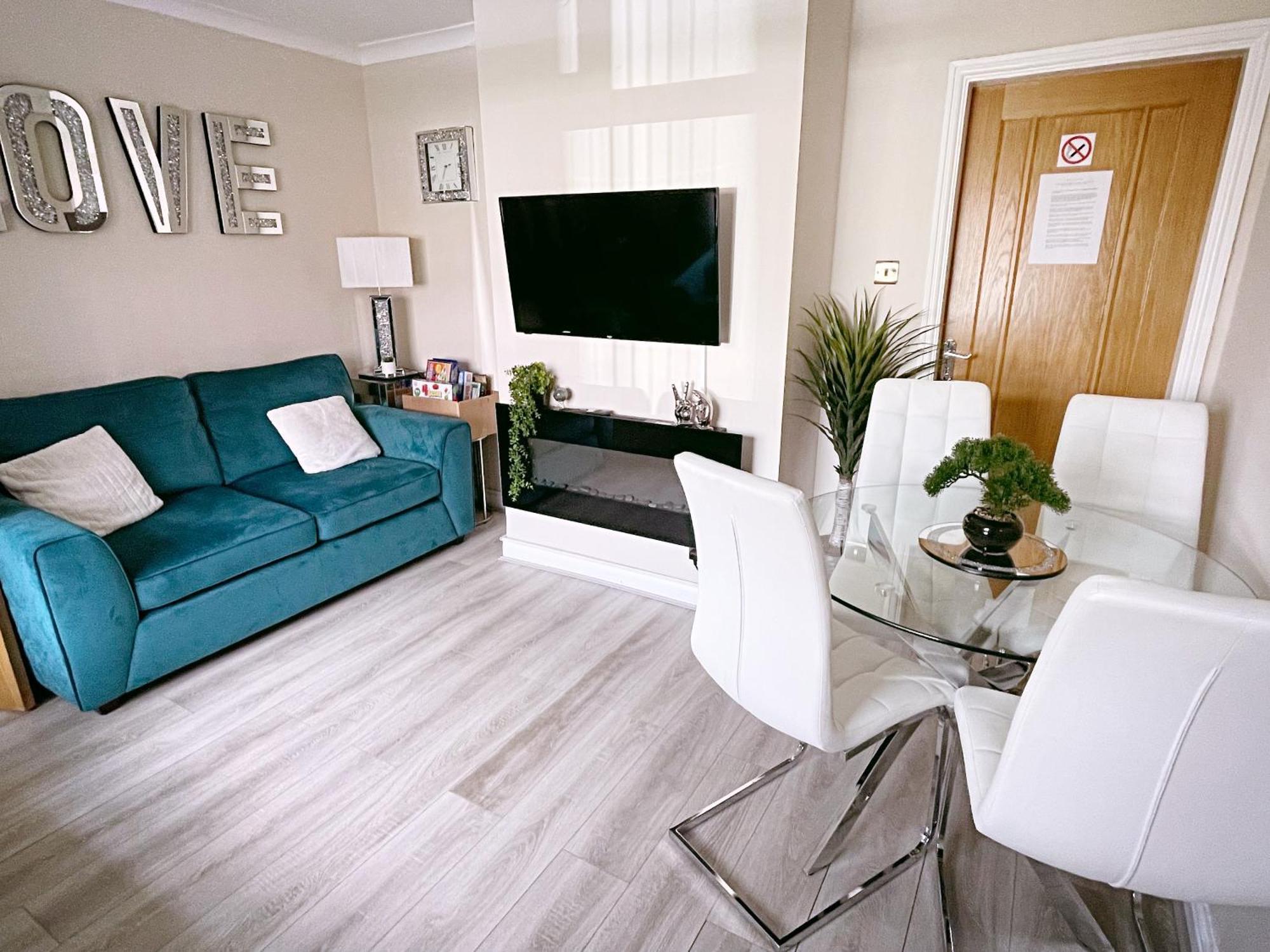 Entire 3-Bedroom Home In Oldham - Guest House Екстер'єр фото
